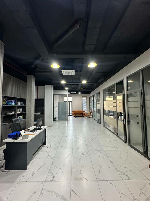 Сдаётся помещение на 1 линии в Яккасарайском районе — 520 м²