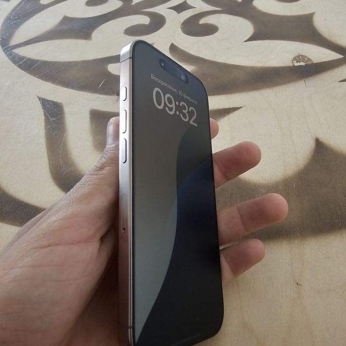 Айфон 16 про продаю срочно