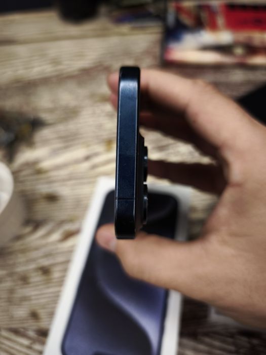 Vand Iphone 15 pro 2200 lei