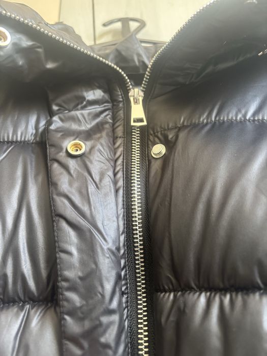 Зимно черно яке.