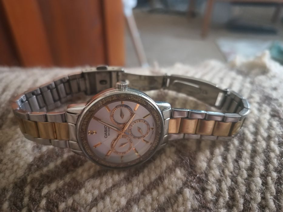 Оригинален дамски часовник Casio