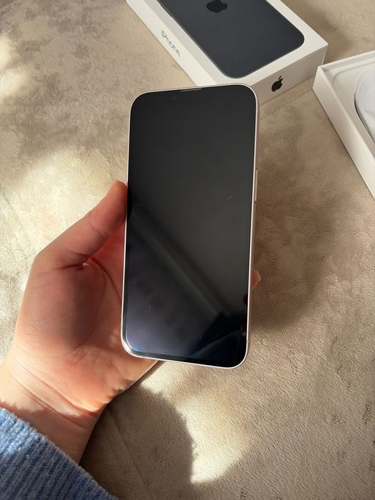 Telefon IPhone 13