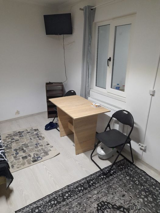 Vand garsoniera in zona centrala sau spatiu comercial