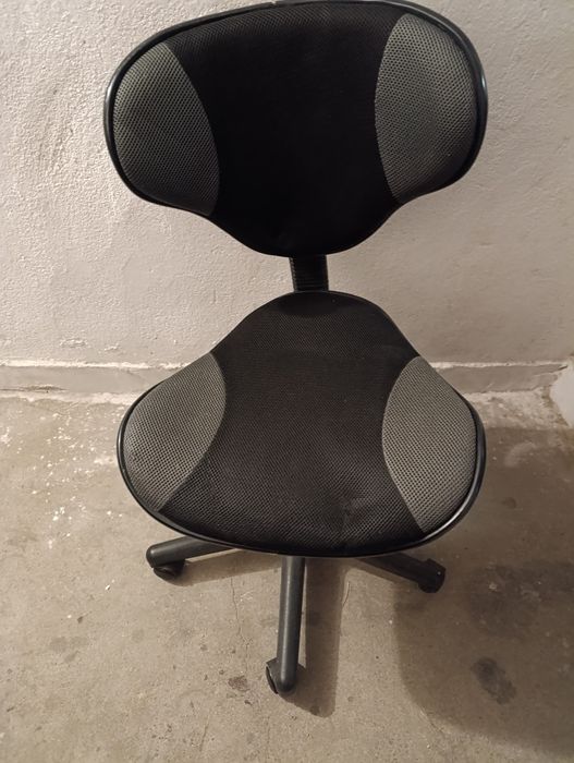 Продавам части за офис стол