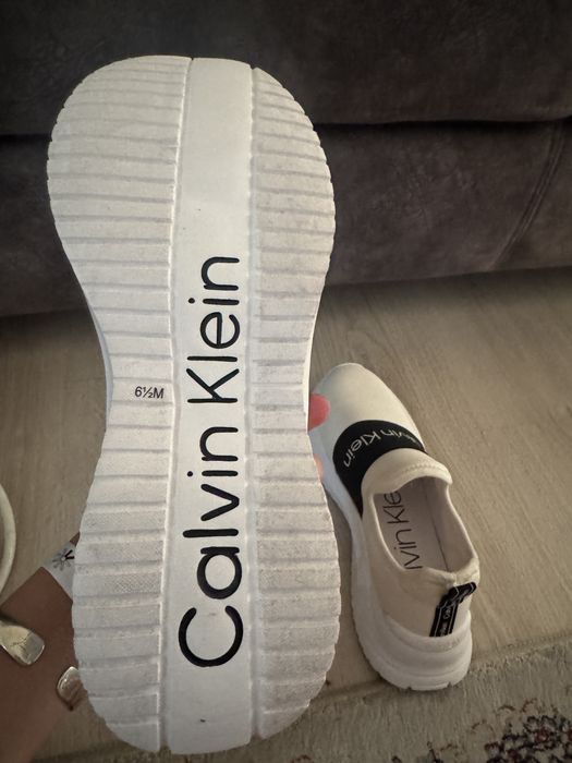 белые кроссовки Calvin Klein