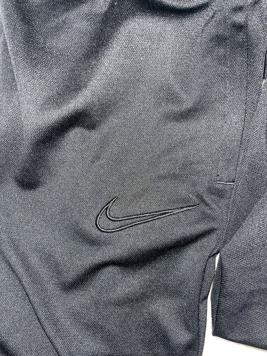 Nike Academy Strike Dri Fit