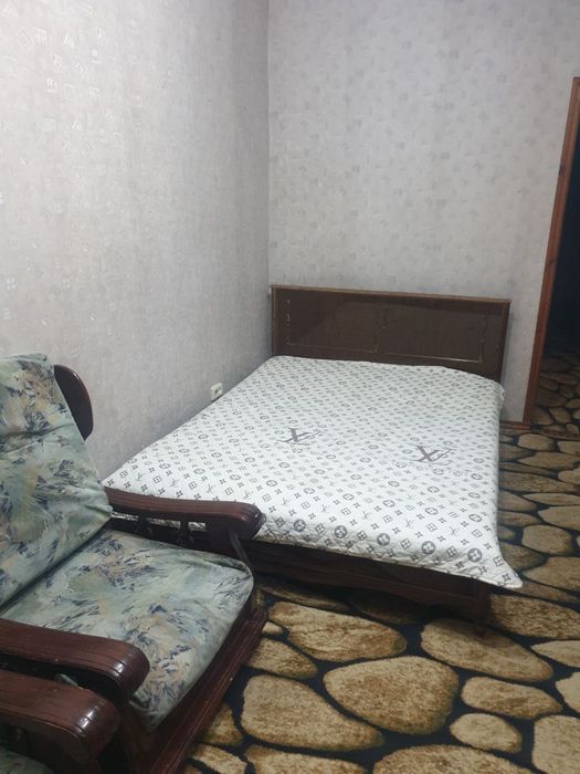 Продам  срочно квартиру район Юнус Абад 11 кВ 2х комнатная 64 кв.м