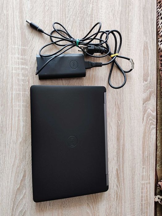 Laptop Dell Latitude E5270/i5/8GB Ram/256GB ssd M.2