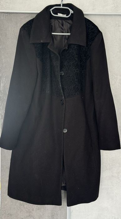 Черно палто