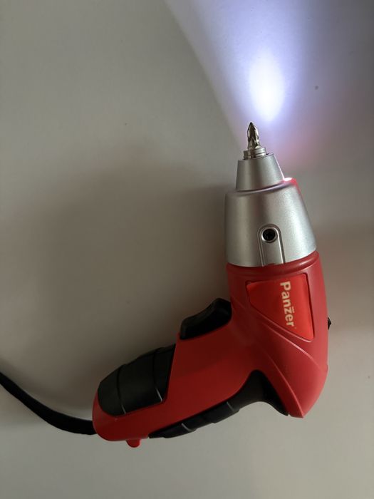 Surubelnita electrica Panzer, fara fir, trusa completa