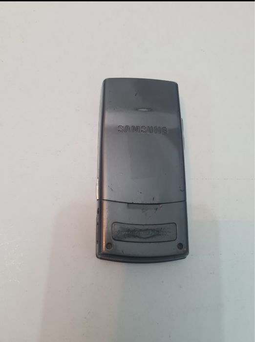 Telefon cu butoane