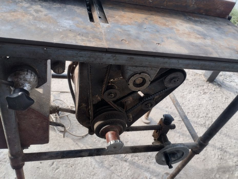 Деревообрабатывающий станок