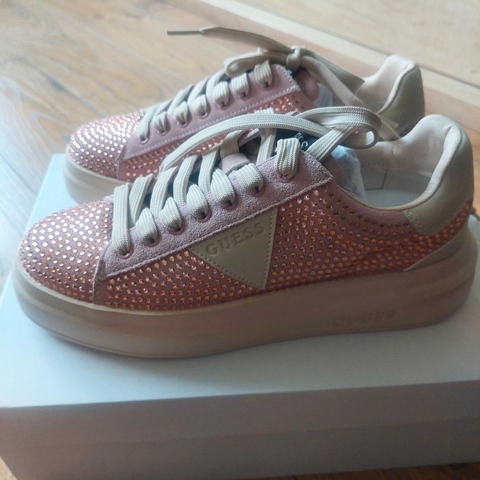 Кожени маратонки Guess Elbina