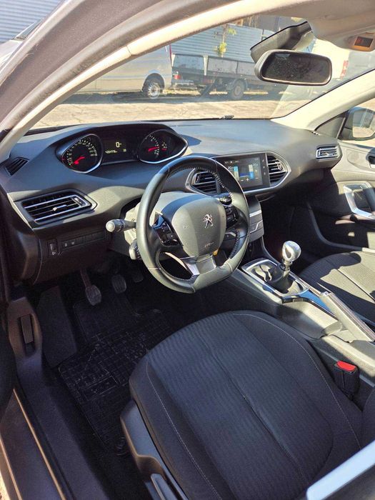 Пежо 308 SW, 2017