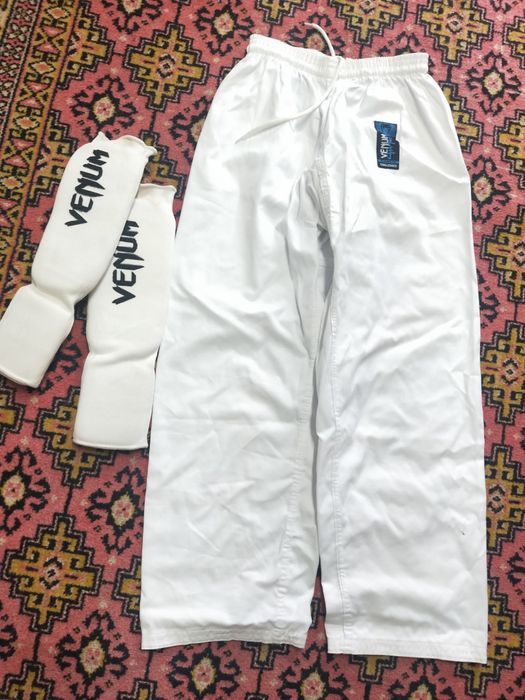 Продам набор кимоно для карате.