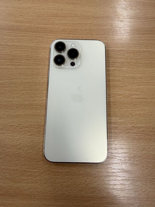 iPhone 14 Pro pentru piese / dezmembrări – placă de bază + display defect