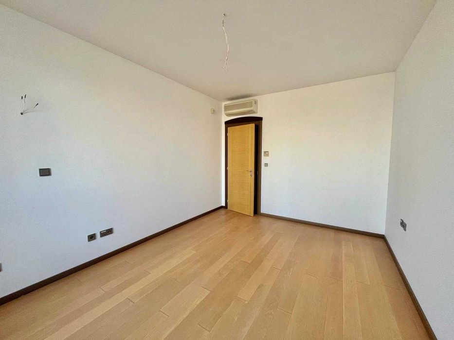 Продава се Тристаен апартамент в к.к. Слънчев бряг - 155 кв.м за 1542 €/кв.м - Снимка #8