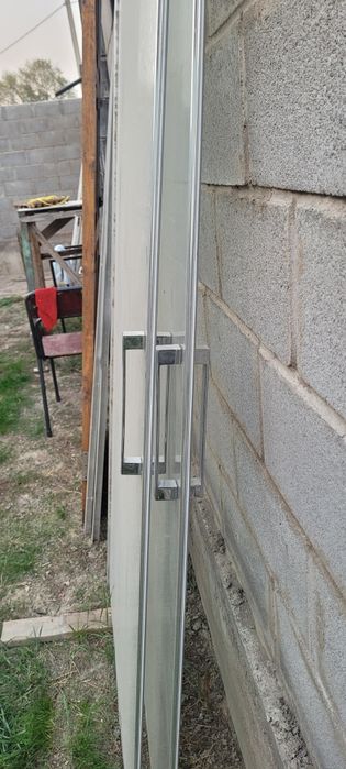 Продам  дверцы для ванной 2 штуки.