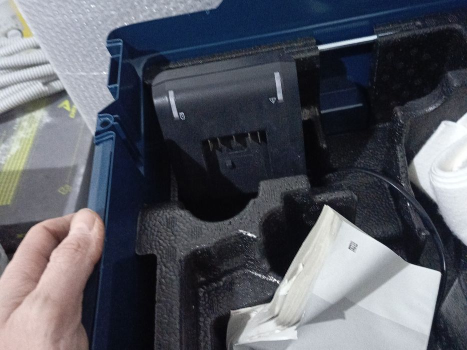 Перфоратор Bosch GBH 18v26f с быстросъёмный патроном.