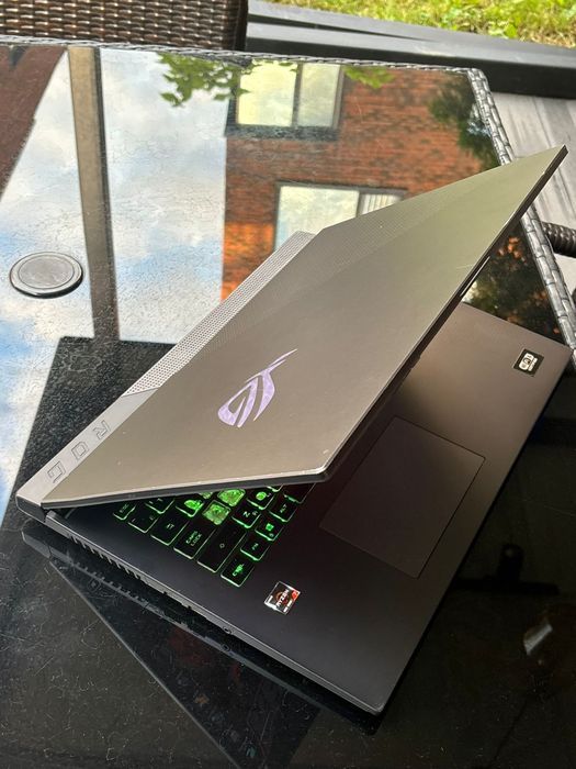 Asus ROG Strix G17 RTX3050Ti большой экран