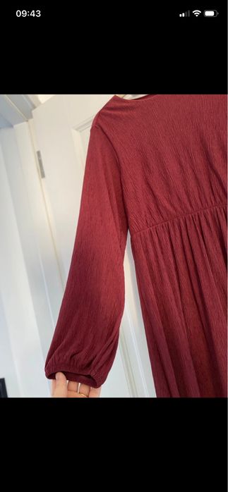 Rochita lunga ! Perfecta pentru o ocazie de neuitat ! Este foatte frunoasa si are un material foarte bun