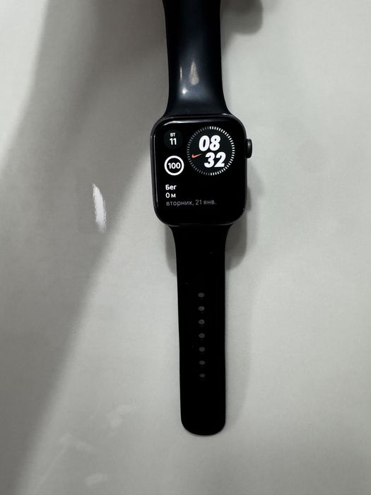 Продам apple watch серия 4 44 мл