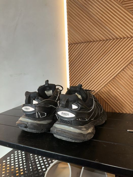 Balenciaga track led