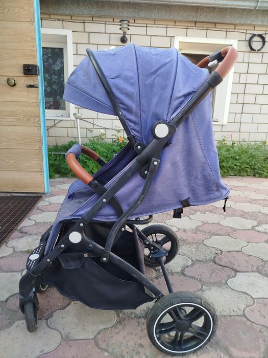 Коляска прогулочная