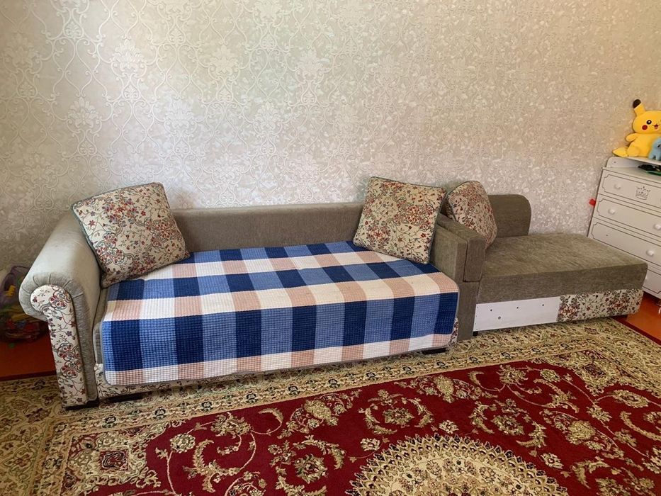 Қонақ бөлмеге арналған диван