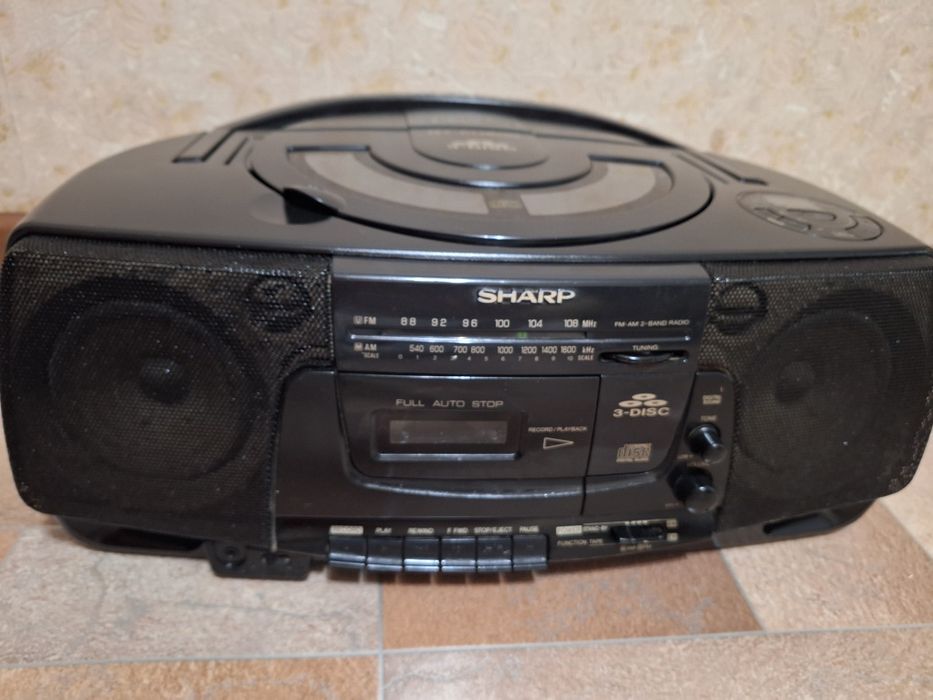 Шарп. Магнитофон тех времен.