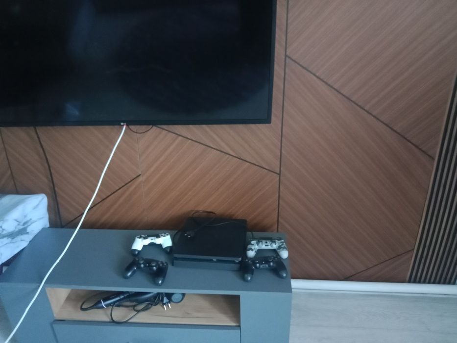 Playstation 4 slim