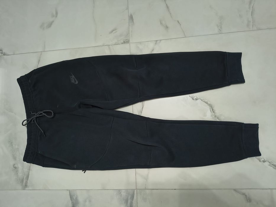 Pantaloni Nike Tech