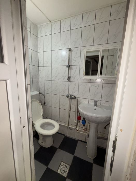 Garsoniera de închiriat