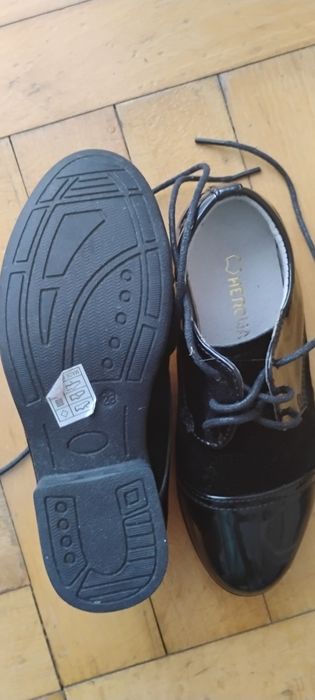 Pantofi noi nr28