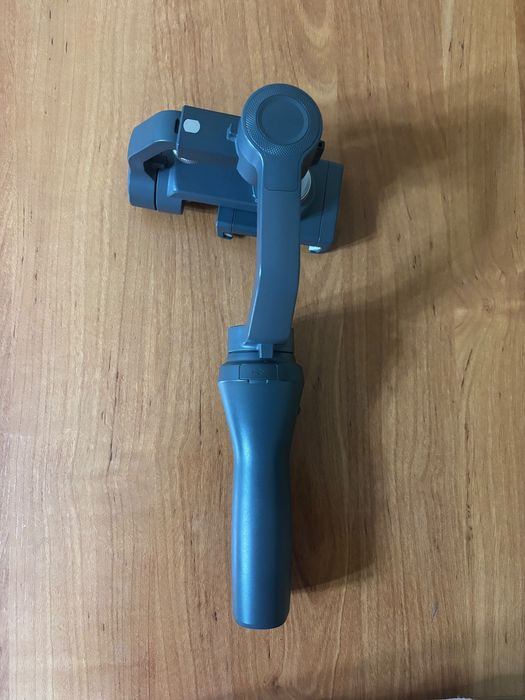 Продам стабилизатор для телефона dji osmo mobile 2