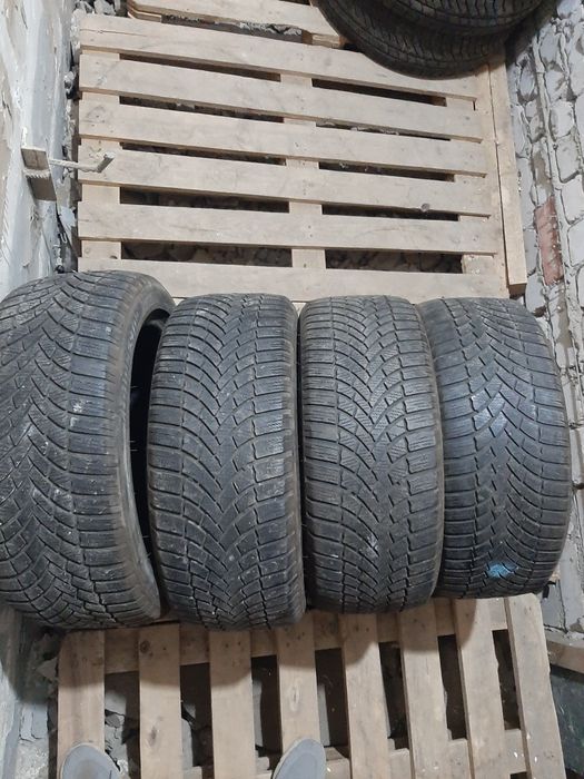 Продам шины 215/50/17 бриджистон