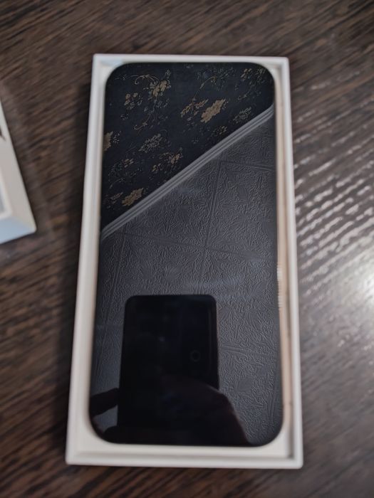 Продам iphone 16pro max 256гб