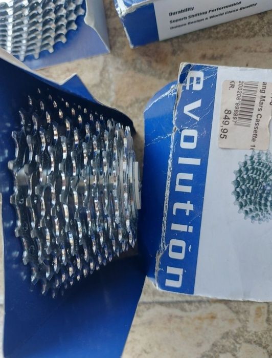 Pinioane bicicletă Shimano originale, cameră de 10 și 11 pinioane