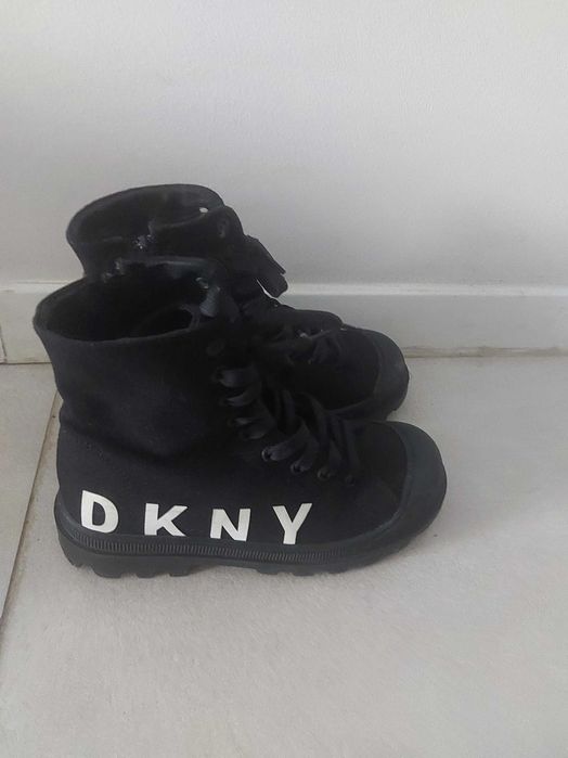 Ghete fete negre cu siret