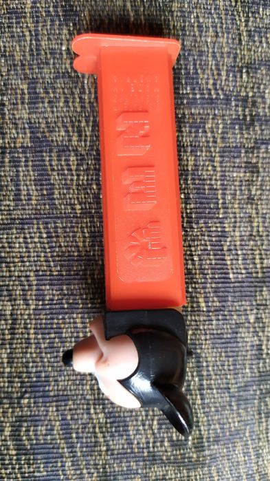 Продавам 4 играчки PEZ от 1990г.