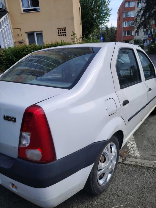 Vand Logan 2006  5000 lei