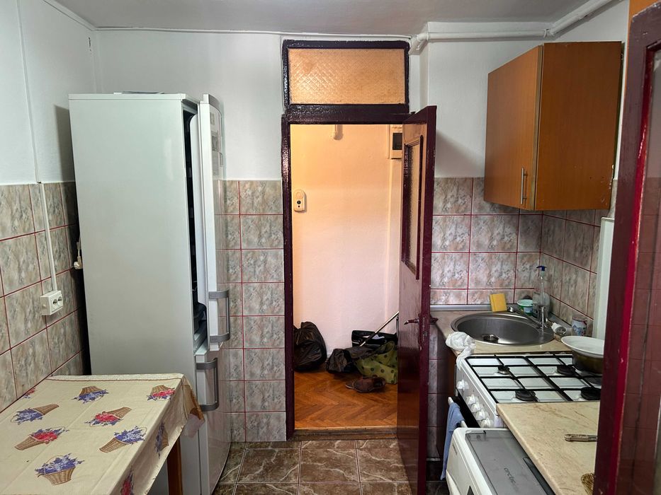 Apartament 2 camere decomandat de inchiriat str.lt calin bistrita