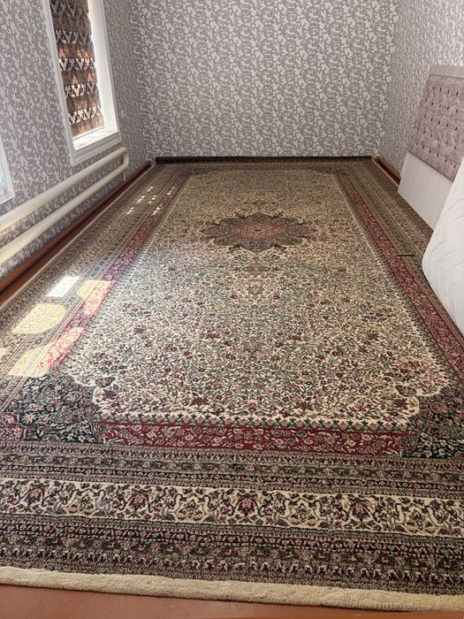 4ta qolin sotialdi. 3tasi 3,5x5. 1 tasi 3x6