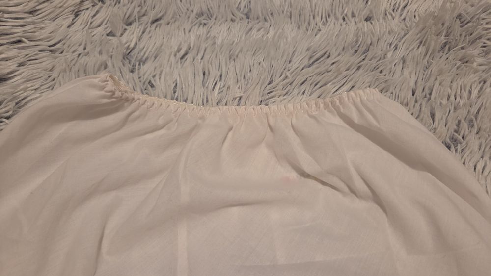 Jupă brodată, potrivita sub fuste