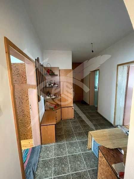 Етаж от къща в Прослав!