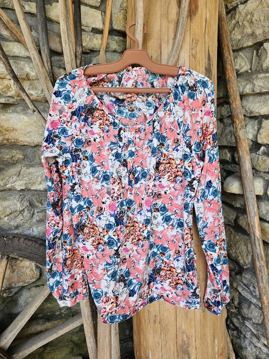 Дамски блузи и тениски