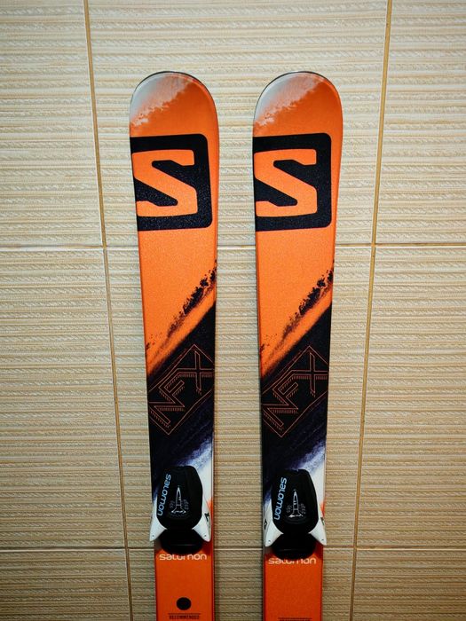 Schiuri freestyle Salomon 130 cm Noi -clapari ski