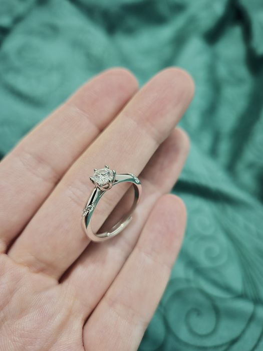 Inel de logodna, cristal de laborator