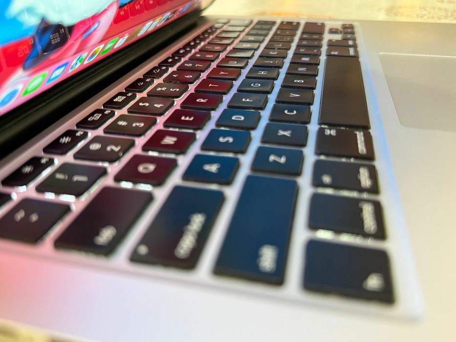 Macbook Pro 13 Retina.  2015 надежный