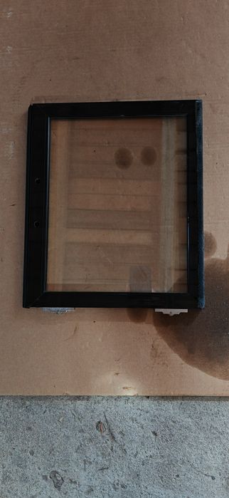 Sticla laterale si geam vitrine pt.spatii comerciale